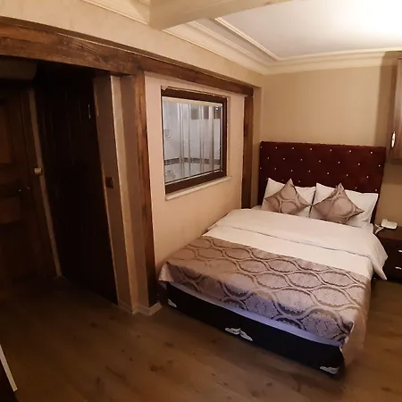 Отель Royal Sultanahmet 3*